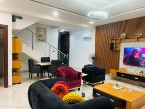 4 bedroom House for shortlet Adeniyi Jones Ikeja Lagos