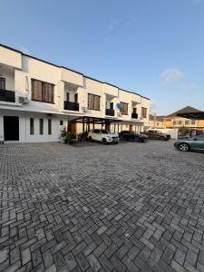 2 bedroom House for sale Chevron Lekki Lagos