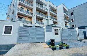 4 bedroom House for sale (in An Estate) Maryland Lagos