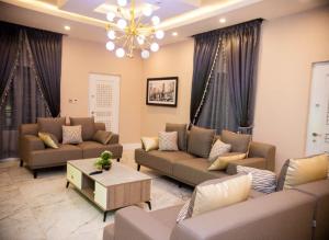 4 bedroom Flat / Apartment for shortlet Ikeja Lagos
