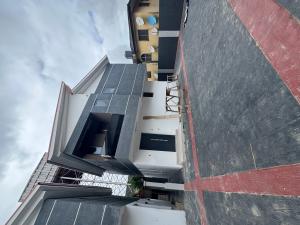 4 bedroom House for sale Ogunlana Surulere Lagos