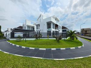 5 bedroom House for sale Pinnock Beach Estate, Lekki Lagos