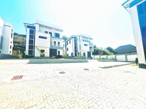 5 bedroom House for sale Guzape Abuja