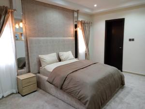 5 bedroom House for rent Victoria Island Lagos