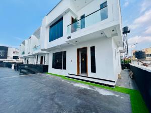 5 bedroom House for sale A Prime And Secure Estate In Idado Lekki Lagos Idado Lekki Lagos