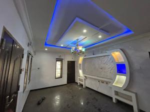 5 bedroom House for sale Salawe Avenue, Ikosi Ketu Lagos