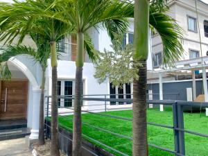 5 bedroom Flat / Apartment for rent Osapa london Lekki Lagos