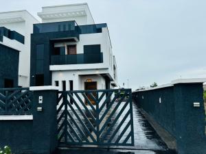 5 bedroom House for sale Royal Gardens Estate Off Lekki-Epe Expressway Ajah Lagos