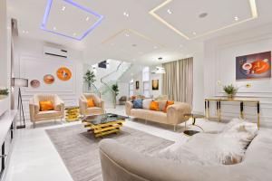 5 bedroom Flat / Apartment for shortlet Ologolo, Lekki Ologolo Lekki Lagos