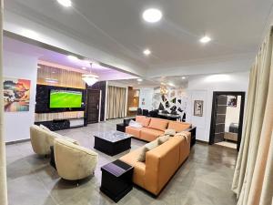 5 bedroom Flat / Apartment for shortlet ONIRU Victoria Island Lagos