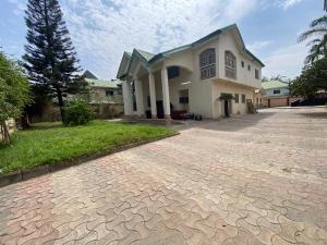 8 bedroom House for rent Gwarinpa Abuja