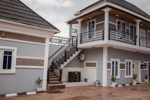 5 bedroom House for shortlet Governor Road Ikotun Ikotun/Igando Lagos
