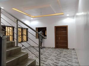 5 bedroom House for sale Oyadiran Est, Sabo Yaba Lagos