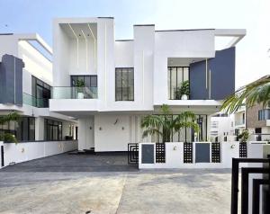 5 bedroom House for sale Hampton Lake Chevron Drive, Chevron Lekki Lagos