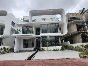 6 bedroom House for sale Osapa Osapa london Lekki Lagos
