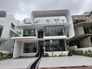 6 bedroom House for sale Osapa london Lekki Lagos