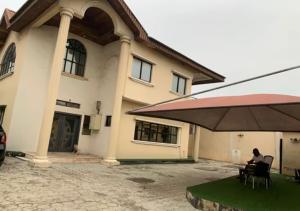 6 bedroom House for sale Atunrase Medina Gbagada Lagos