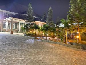 9 bedroom House for rent By Ecowas Asokoro Abuja