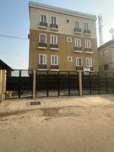 3 bedroom Flat / Apartment for sale Sabo Alagomeji, Yaba Lagos