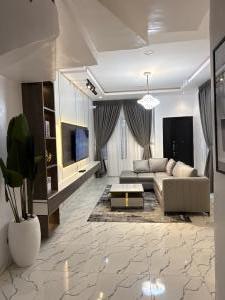 1 bedroom House for shortlet  Along Lekki Expressway Lekki Lagos
