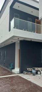 4 bedroom House for sale Eric moore Surulere Lagos