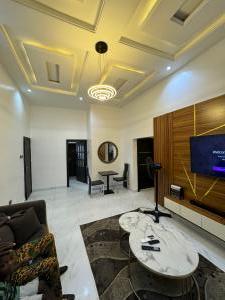 2 bedroom Flat / Apartment for shortlet Onike Yaba Lagos