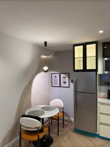 2 bedroom Flat / Apartment for shortlet British Village Wuse 2 Abuja