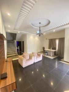 4 bedroom House for sale Estate Good Location, Agungi Lekki Lagos
