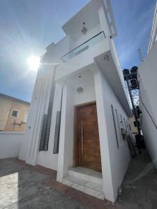 4 bedroom House for rent Idado/ Agungi Estate Idado Lekki Lagos