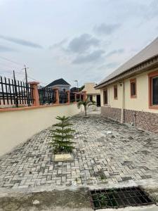 2 bedroom House for rent Miracle Zone Estate Monastery road Sangotedo Lagos