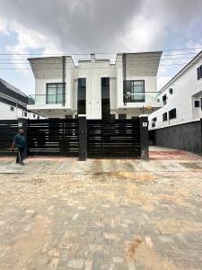 4 bedroom House for sale Ilaje Ajah Lagos