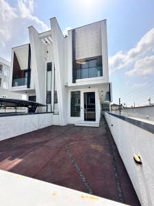 4 bedroom House for rent Ikota Axis Ikota Lekki Lagos