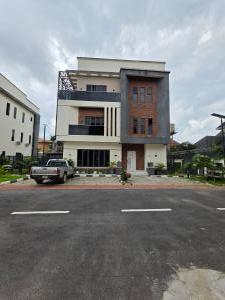 10 bedroom House for sale Utako Abuja