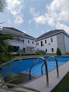 6 bedroom House for sale Guzape Abuja