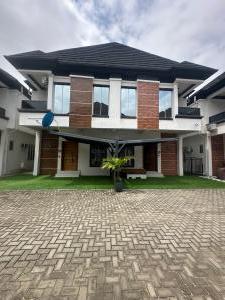 4 bedroom House for rent Lekki Conservation Along Lekki Expressway Lekki Lagos
