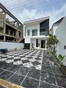 5 bedroom House for sale Ado Road Ajah Lagos