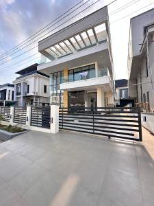 5 bedroom House for sale Megamond Estate, Lekki Ikota Lekki Lagos
