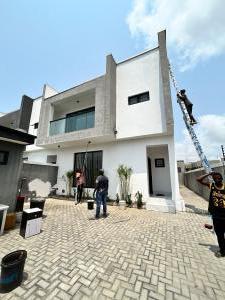 4 bedroom House for rent Ilaje Ajah Lagos
