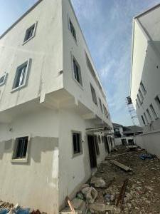 4 bedroom Flat / Apartment for sale Mende Maryland Lagos