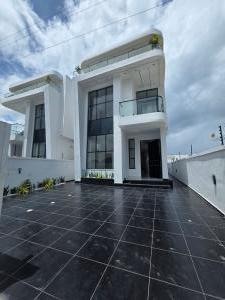5 bedroom House for sale Royal Pine Estate Orchid Hotel Road 2nd Toll Gate Lekki Lagos