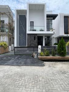 5 bedroom House for rent Chevron Lekki Lagos