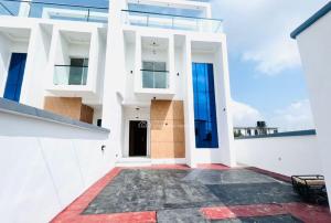 5 bedroom House for sale Monastery Road, Sangotedo, Ajah Lagos