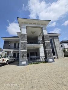 5 bedroom House for sale Close To Nnpc Guzape Abuja