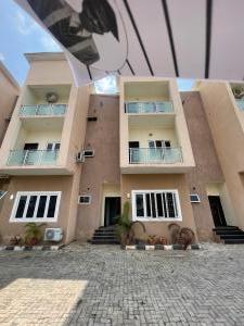 4 bedroom Flat / Apartment for rent Guzape Abuja