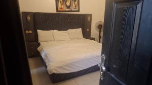 2 bedroom Flat / Apartment for sale Derin Court, Jenbewon Sabo(Ibadan) Ibadan Oyo