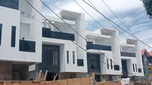 5 bedroom Flat / Apartment for sale Adeniyi Jones Ikeja Lagos