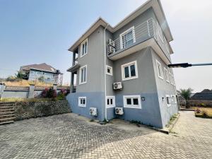 4 bedroom House for sale Karmo Idu District After Nizamiyel Hospital(video Of The House Is Attached) Karmo Abuja