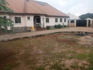 House for sale Location At Utagban 2, Off Airport Road Extension Area Benin City. Oredo Edo