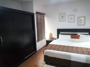 2 bedroom House for rent Maryland Crescent Maryland Lagos