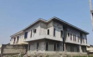 4 bedroom House for sale Within An Estate Millenuim/UPS Gbagada Lagos